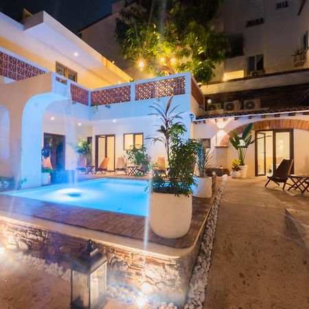 Casa Victoria Malecon - Adults Only Hotel Puerto Vallarta Ngoại thất bức ảnh