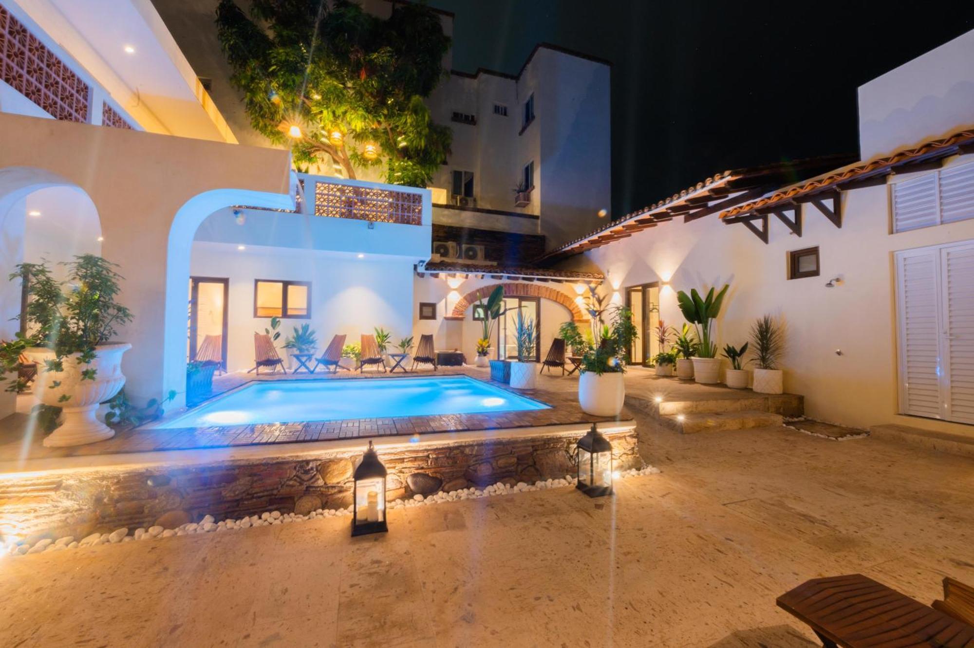 Casa Victoria Malecon - Adults Only Hotel Puerto Vallarta Ngoại thất bức ảnh
