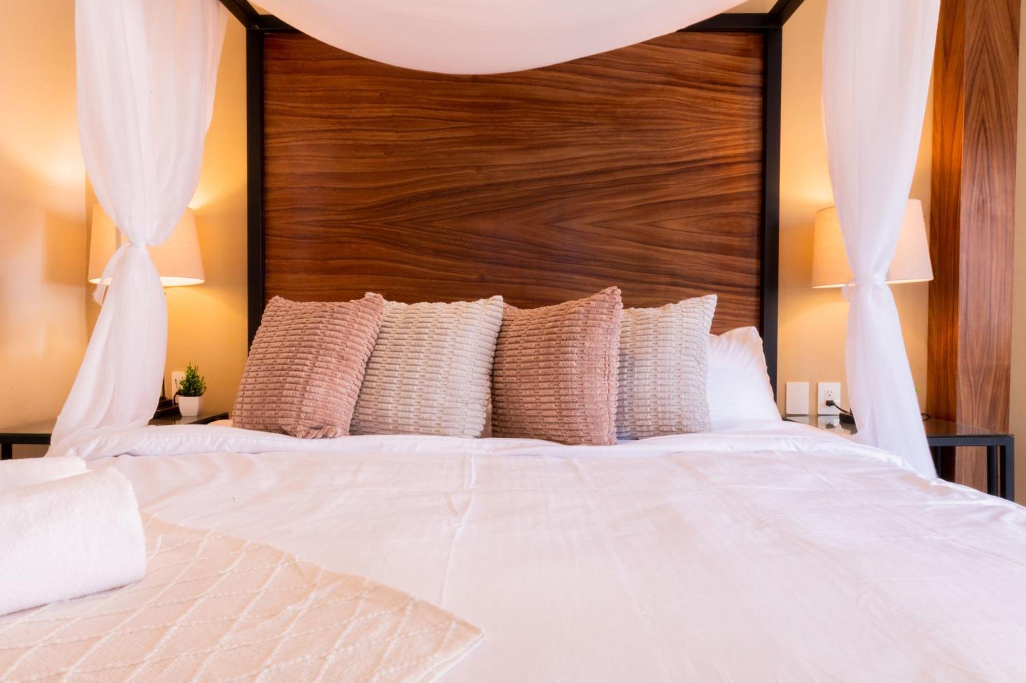 Casa Victoria Malecon - Adults Only Hotel Puerto Vallarta Ngoại thất bức ảnh