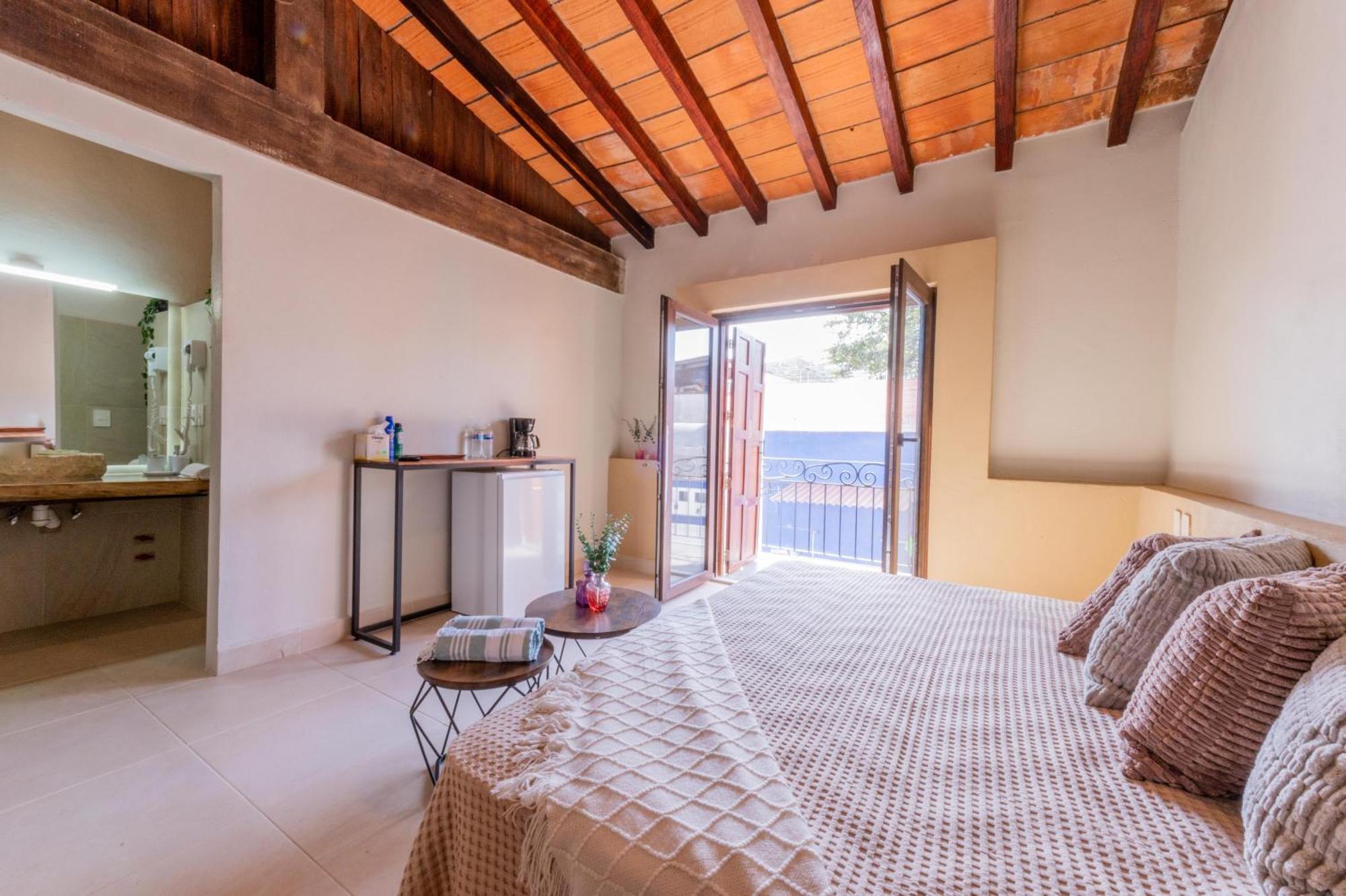 Casa Victoria Malecon - Adults Only Hotel Puerto Vallarta Ngoại thất bức ảnh