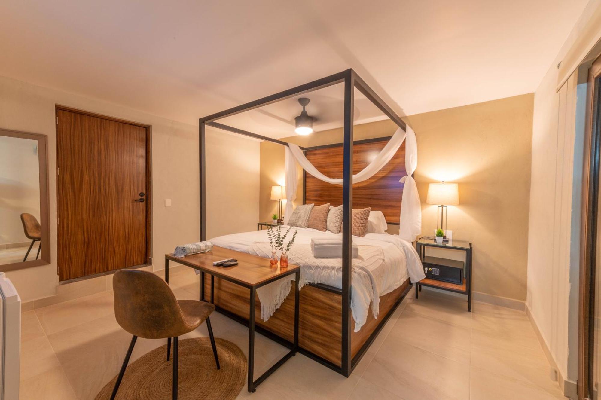 Casa Victoria Malecon - Adults Only Hotel Puerto Vallarta Ngoại thất bức ảnh
