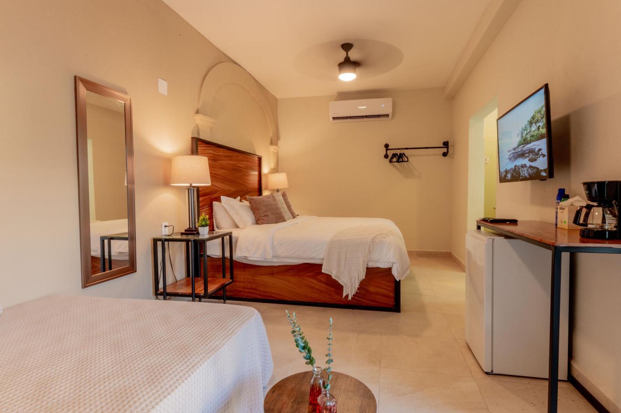 Casa Victoria Malecon - Adults Only Hotel Puerto Vallarta Ngoại thất bức ảnh