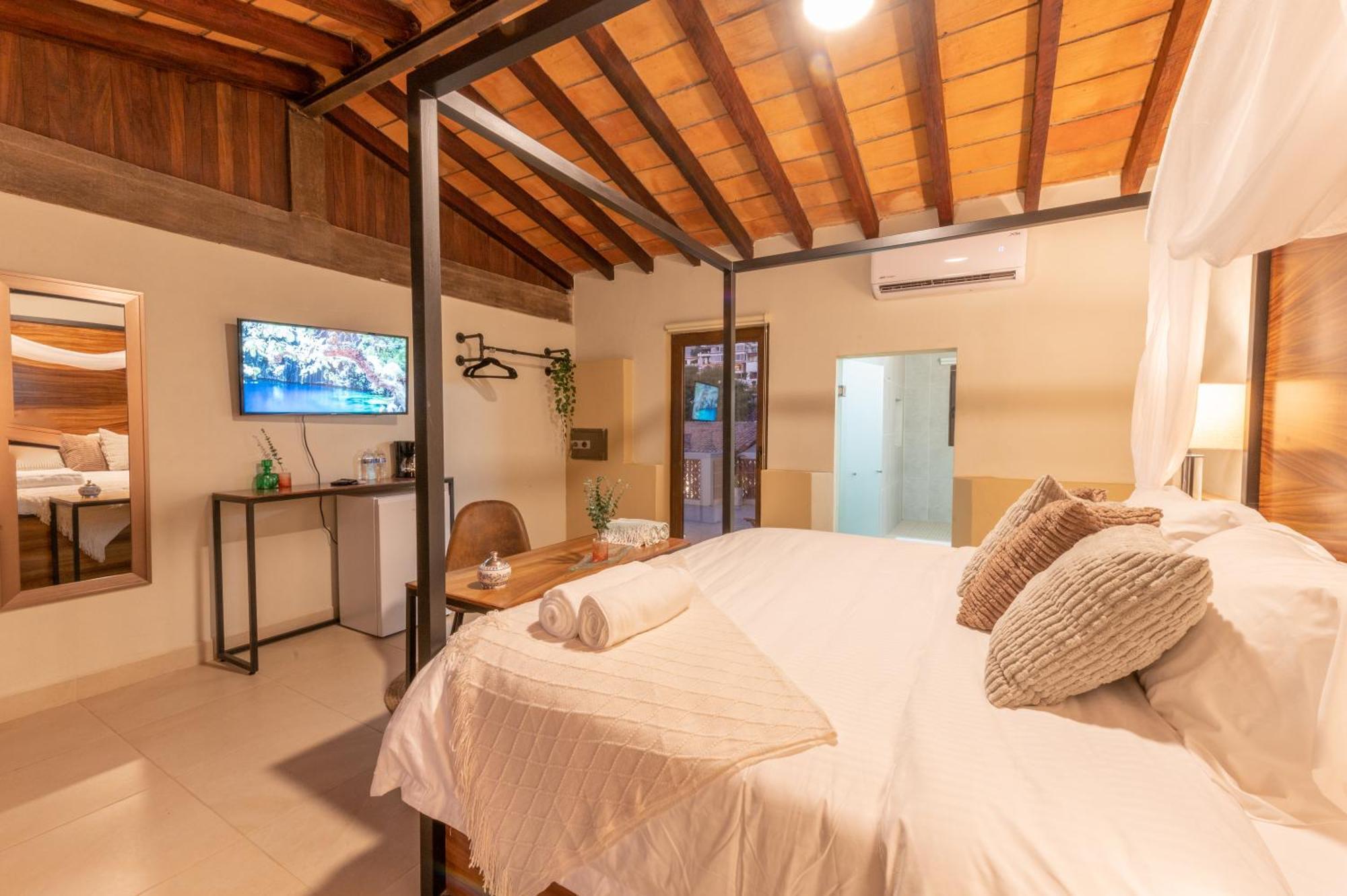 Casa Victoria Malecon - Adults Only Hotel Puerto Vallarta Ngoại thất bức ảnh