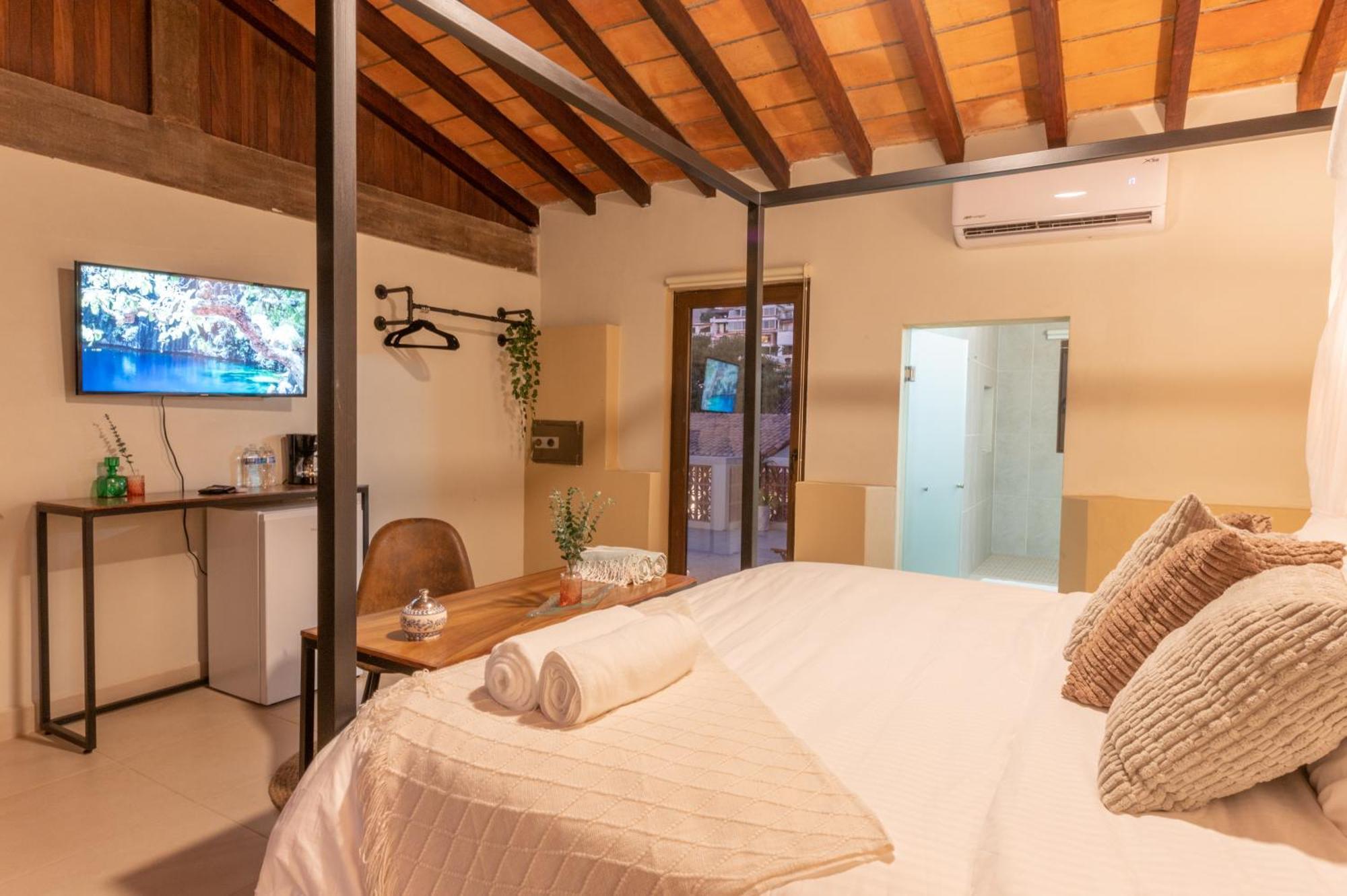 Casa Victoria Malecon - Adults Only Hotel Puerto Vallarta Ngoại thất bức ảnh