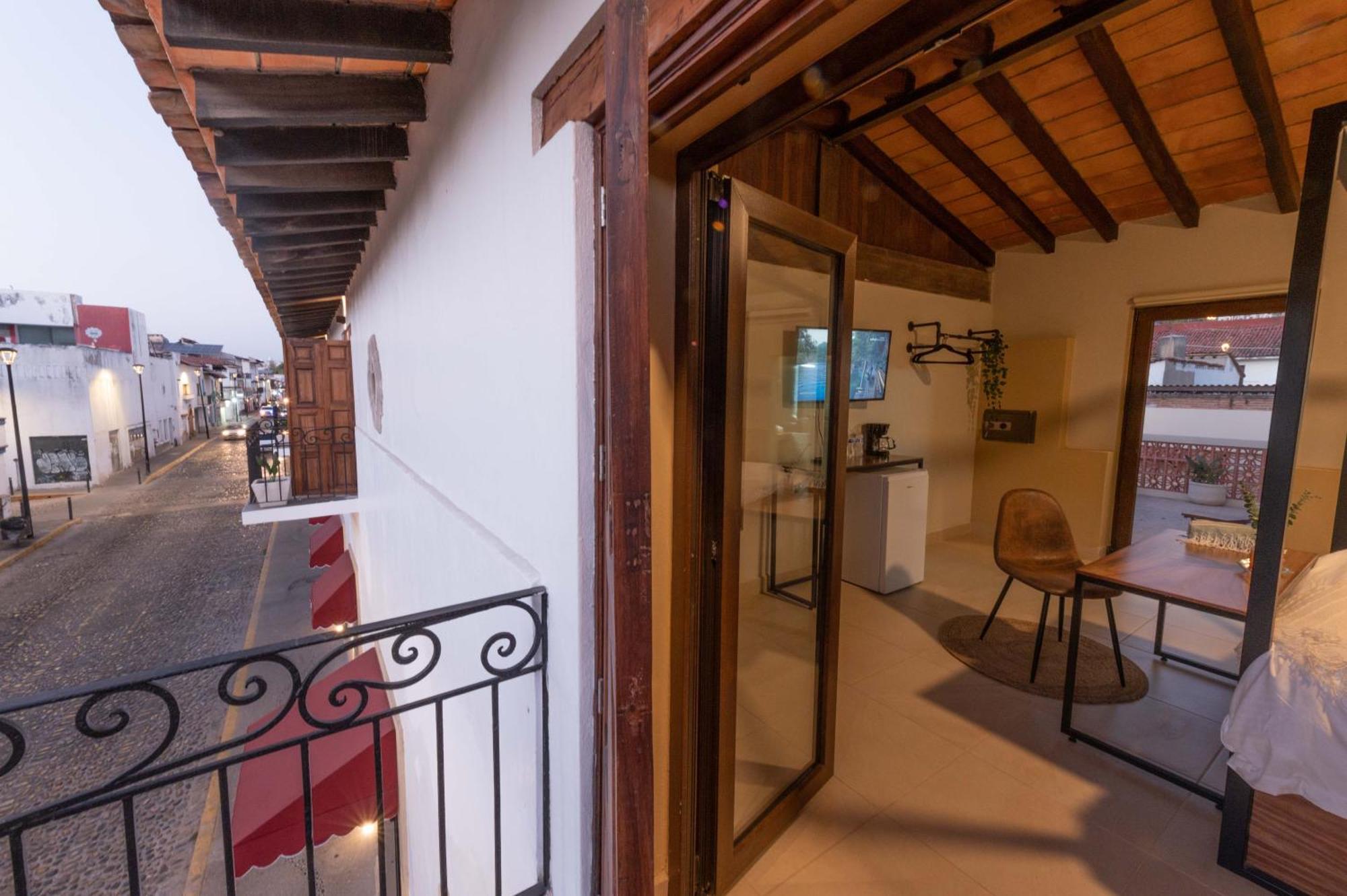 Casa Victoria Malecon - Adults Only Hotel Puerto Vallarta Ngoại thất bức ảnh