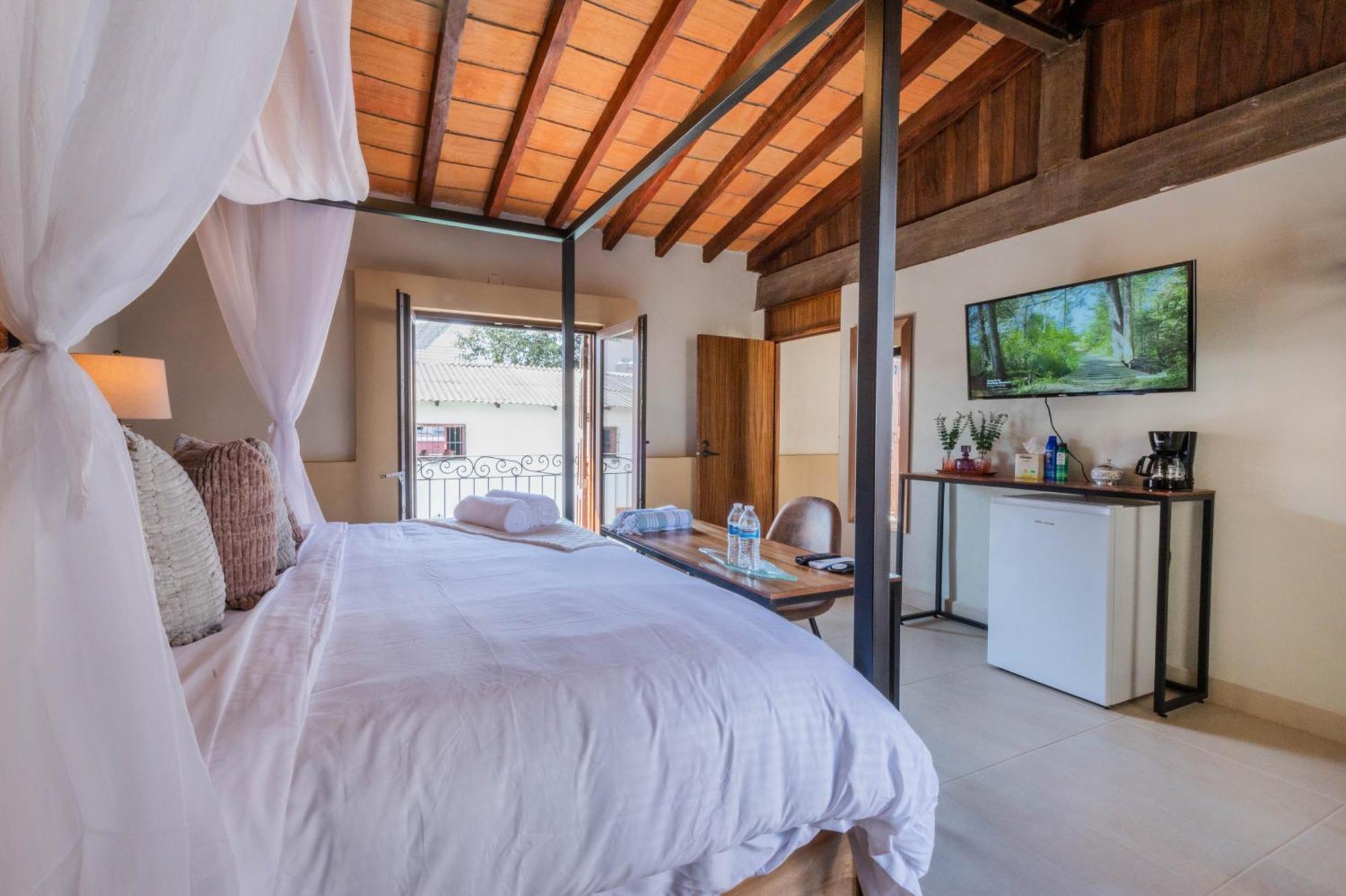 Casa Victoria Malecon - Adults Only Hotel Puerto Vallarta Ngoại thất bức ảnh