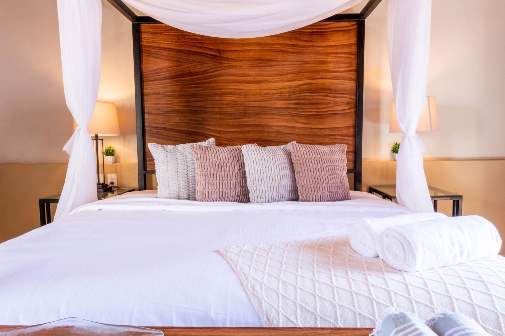 Casa Victoria Malecon - Adults Only Hotel Puerto Vallarta Ngoại thất bức ảnh
