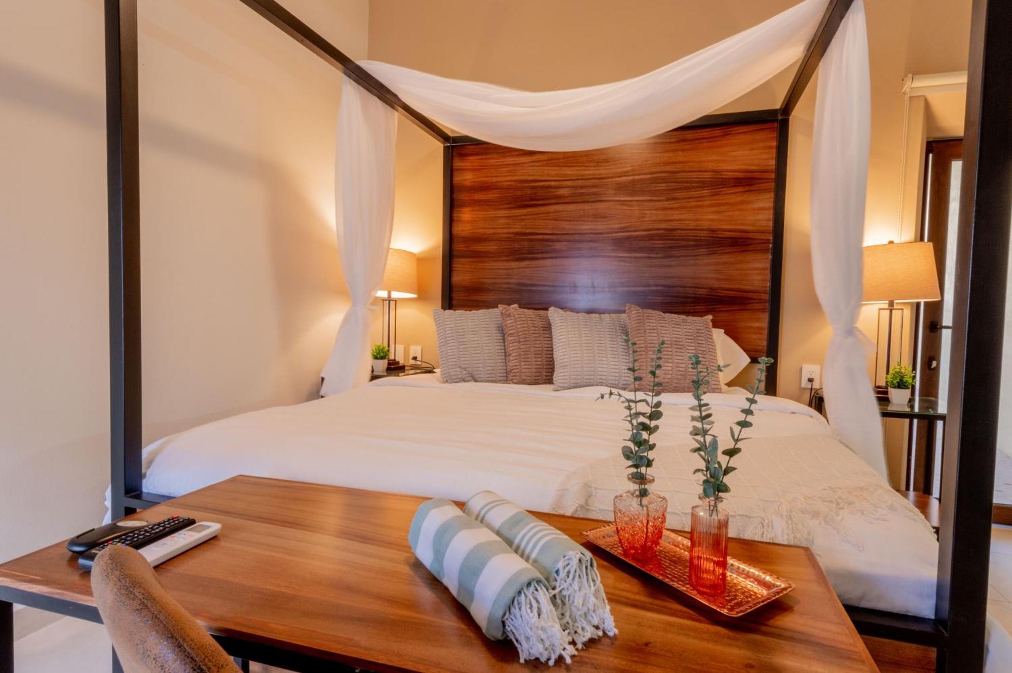 Casa Victoria Malecon - Adults Only Hotel Puerto Vallarta Ngoại thất bức ảnh