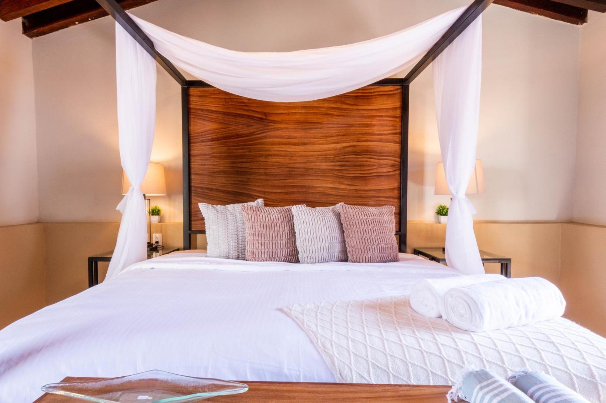 Casa Victoria Malecon - Adults Only Hotel Puerto Vallarta Ngoại thất bức ảnh