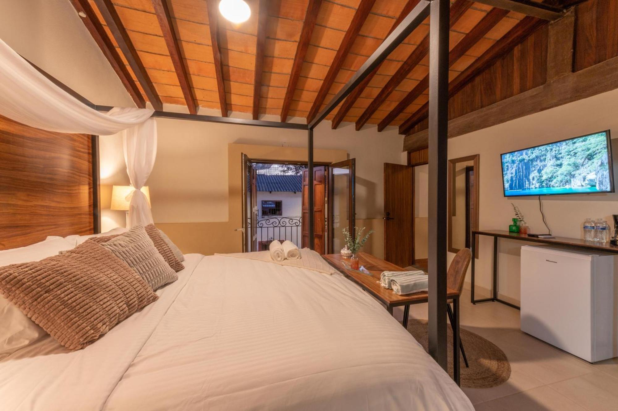 Casa Victoria Malecon - Adults Only Hotel Puerto Vallarta Ngoại thất bức ảnh