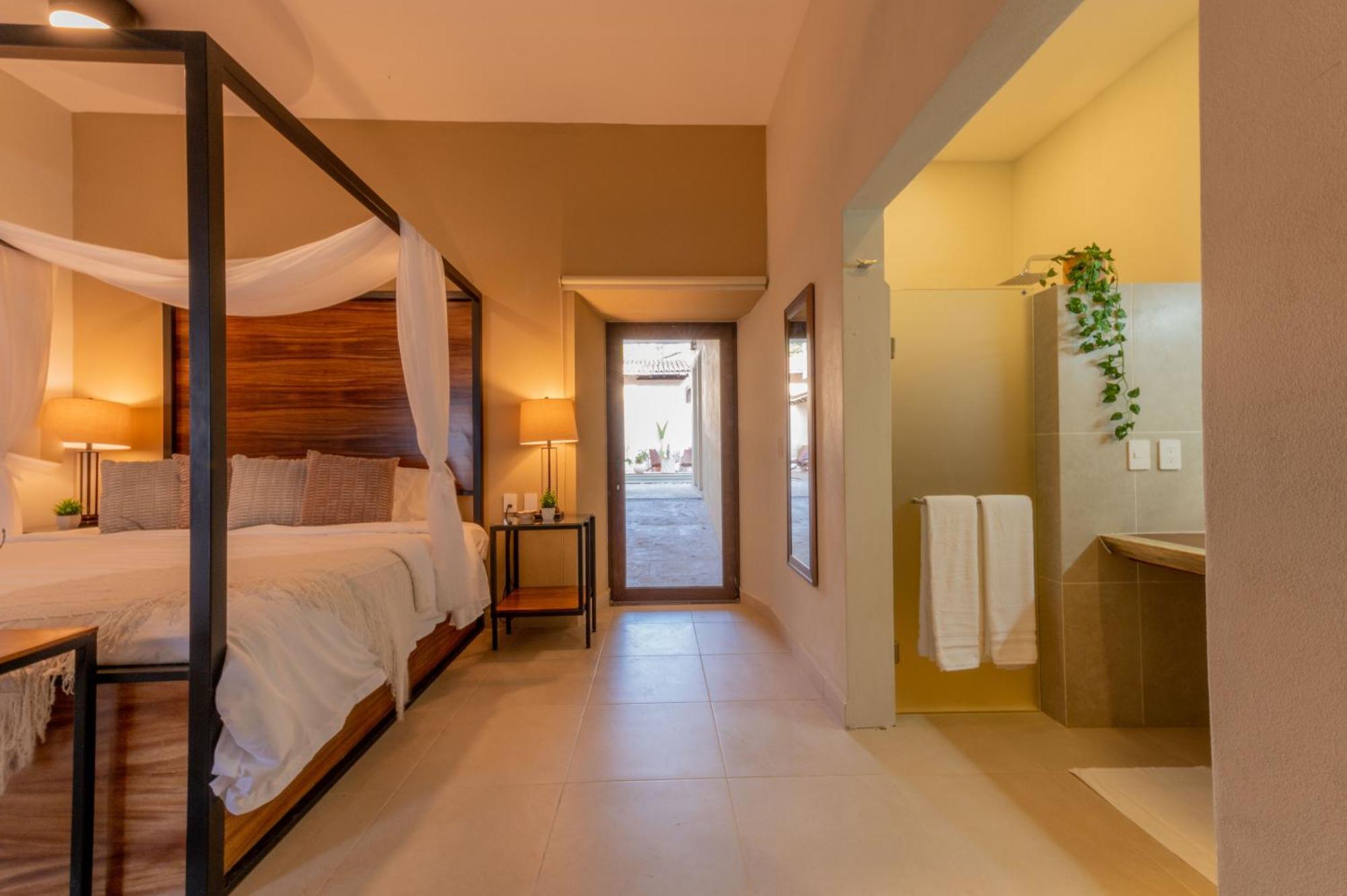 Casa Victoria Malecon - Adults Only Hotel Puerto Vallarta Ngoại thất bức ảnh