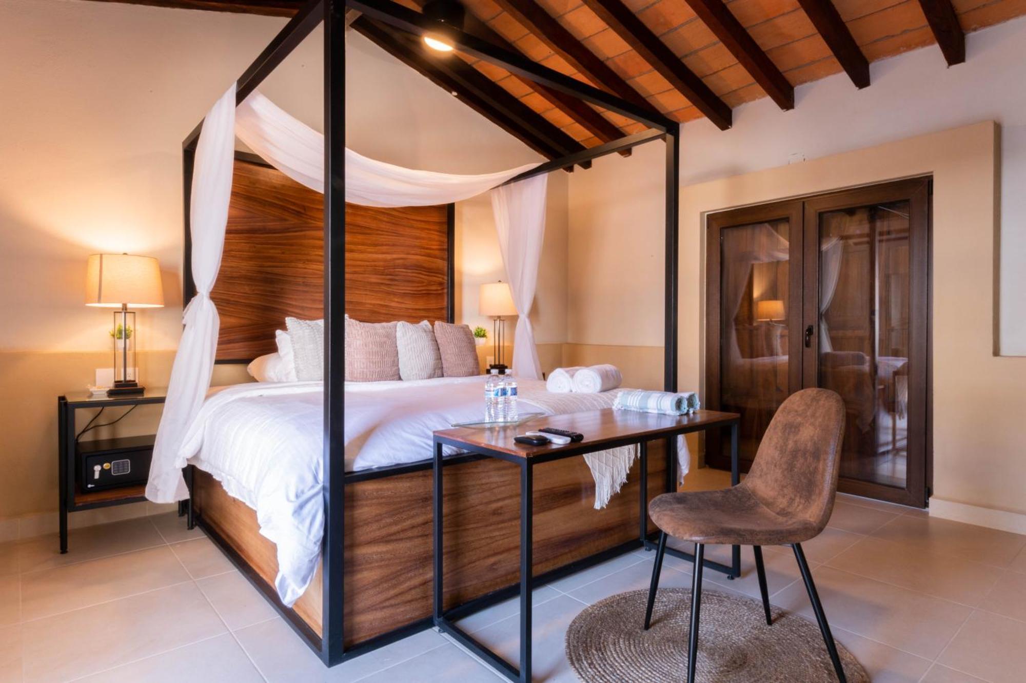 Casa Victoria Malecon - Adults Only Hotel Puerto Vallarta Ngoại thất bức ảnh