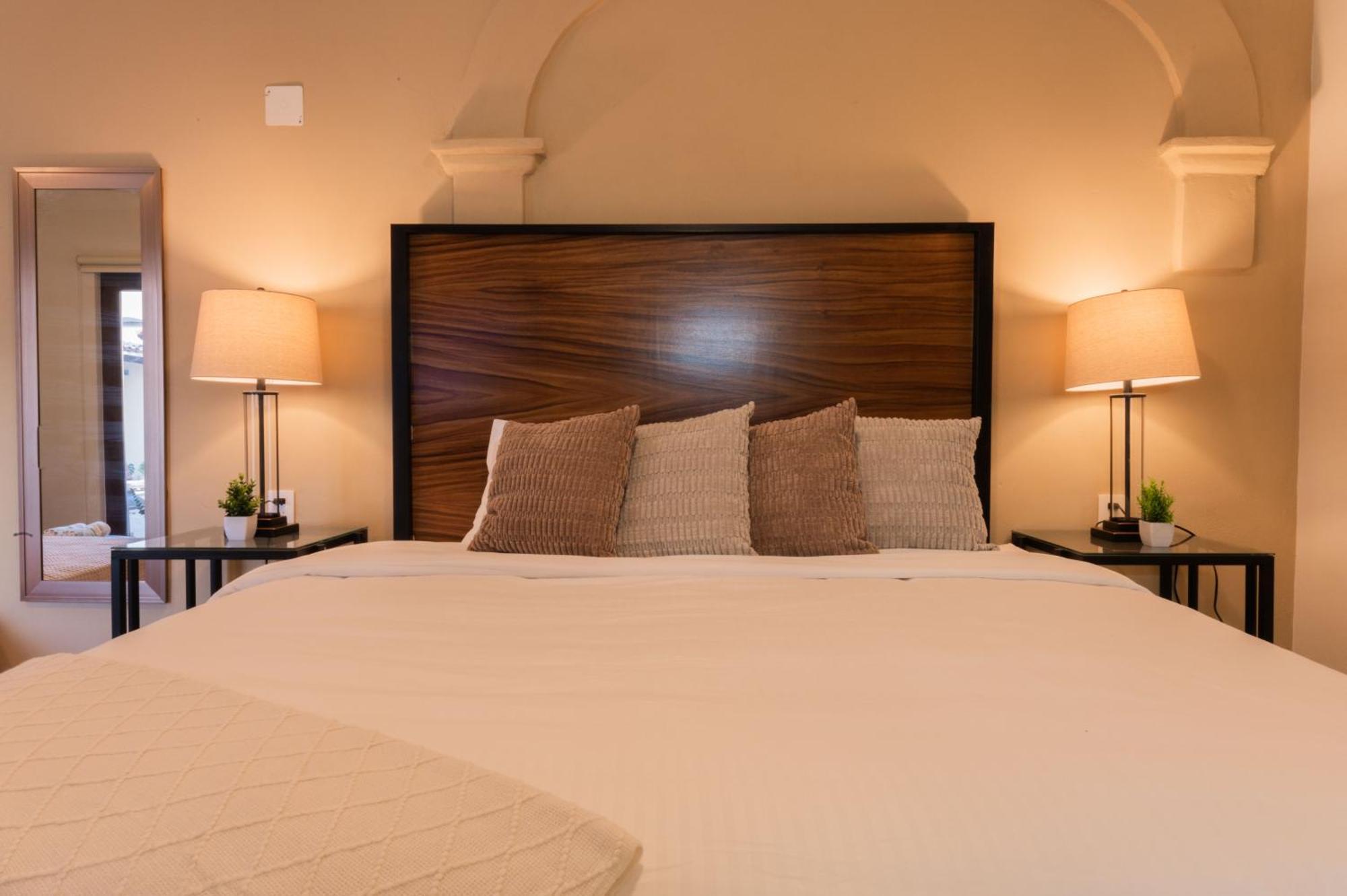 Casa Victoria Malecon - Adults Only Hotel Puerto Vallarta Ngoại thất bức ảnh