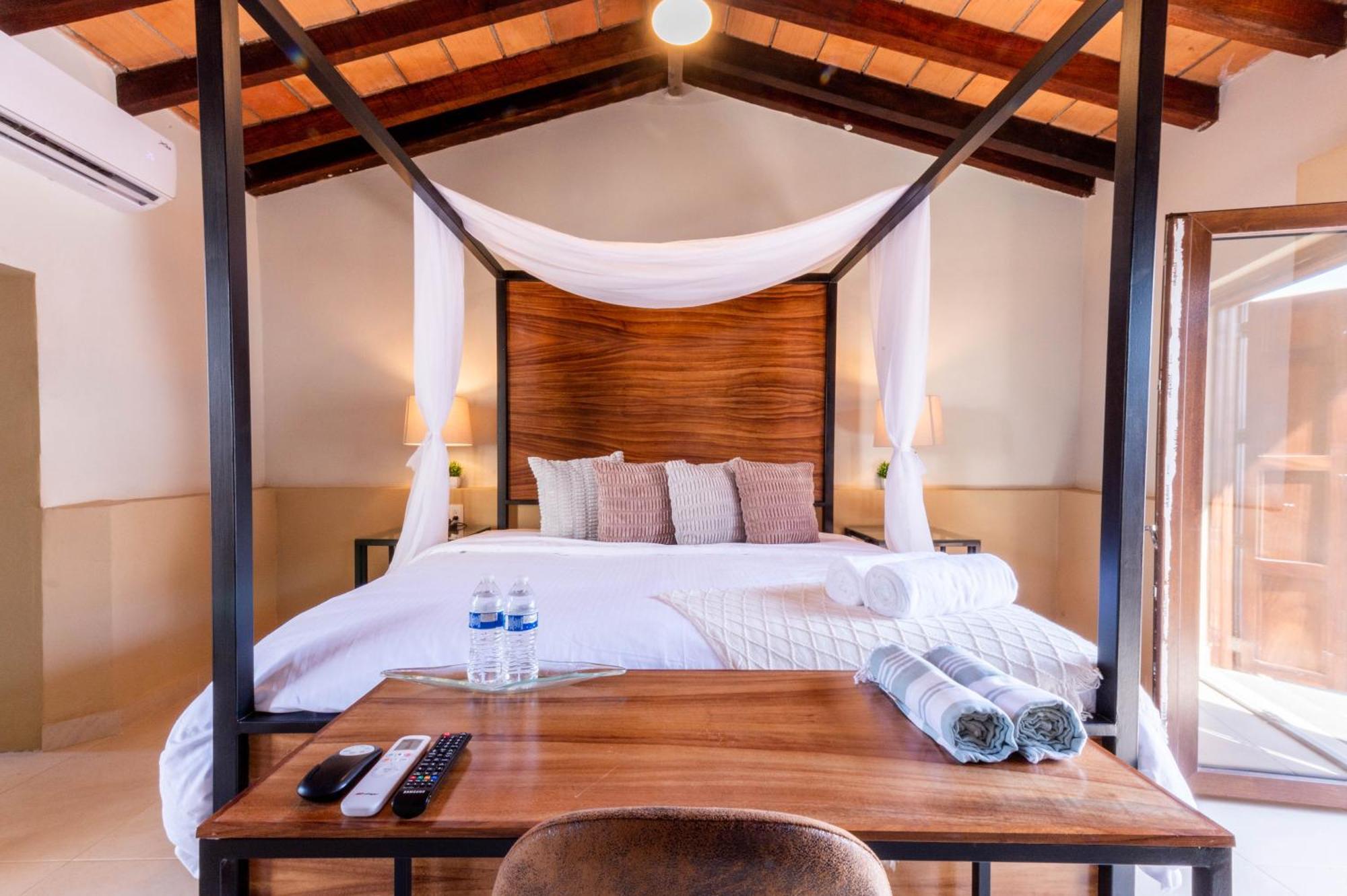 Casa Victoria Malecon - Adults Only Hotel Puerto Vallarta Ngoại thất bức ảnh