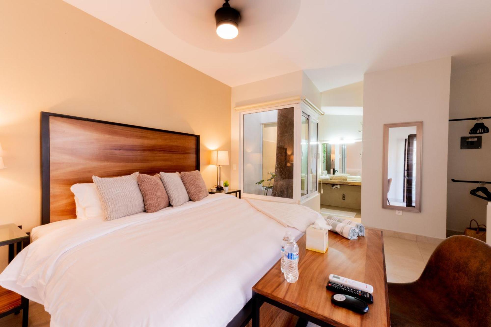 Casa Victoria Malecon - Adults Only Hotel Puerto Vallarta Ngoại thất bức ảnh