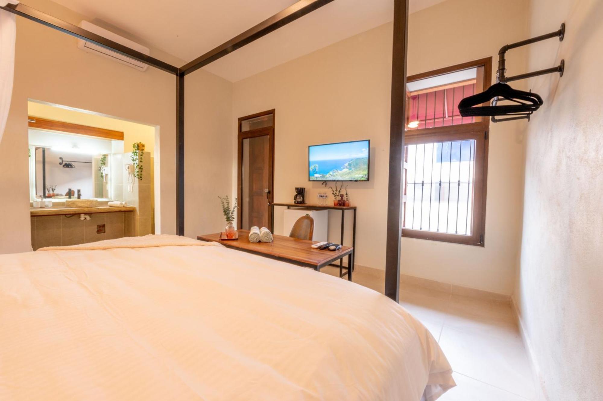 Casa Victoria Malecon - Adults Only Hotel Puerto Vallarta Ngoại thất bức ảnh