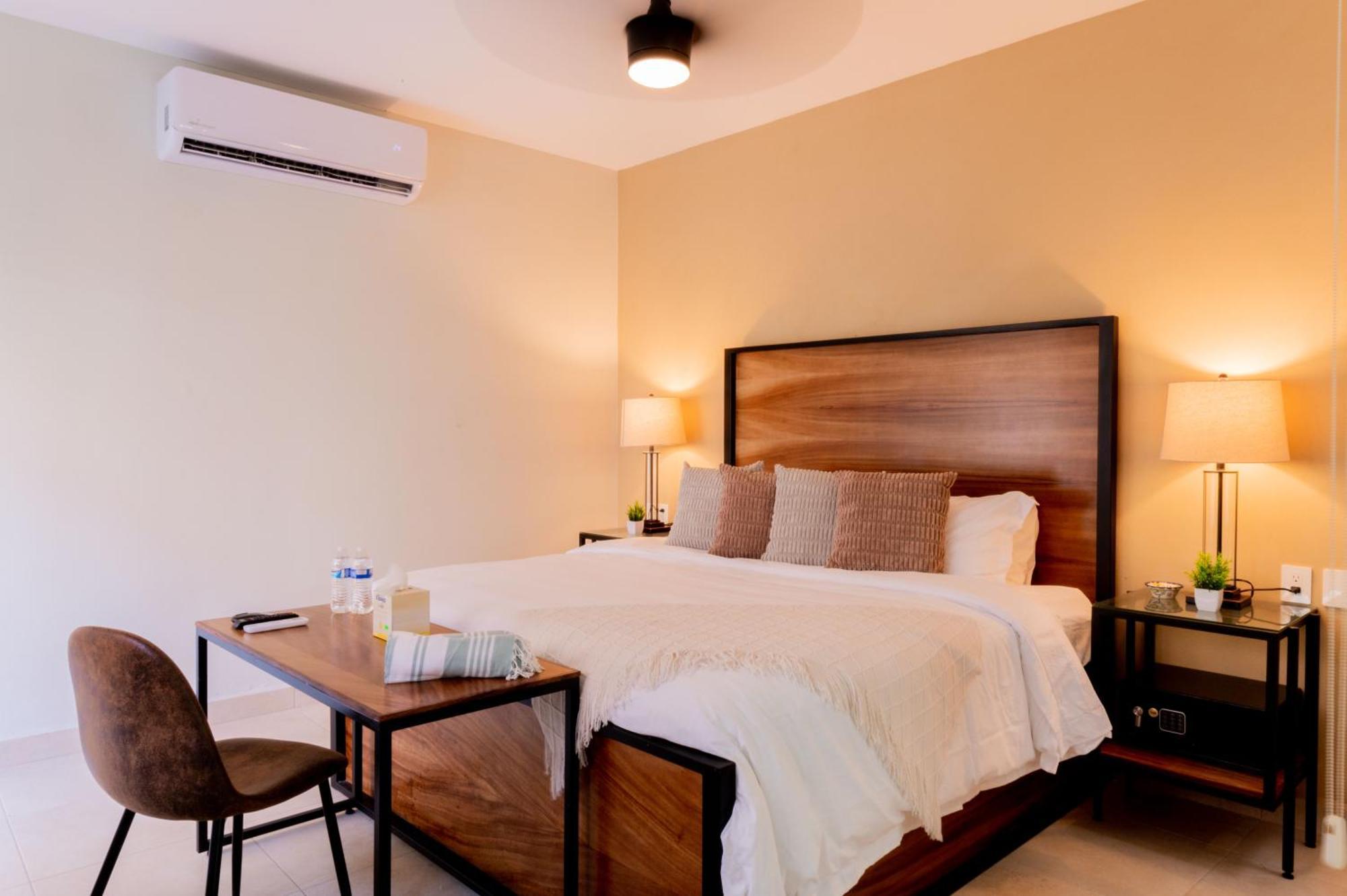 Casa Victoria Malecon - Adults Only Hotel Puerto Vallarta Ngoại thất bức ảnh