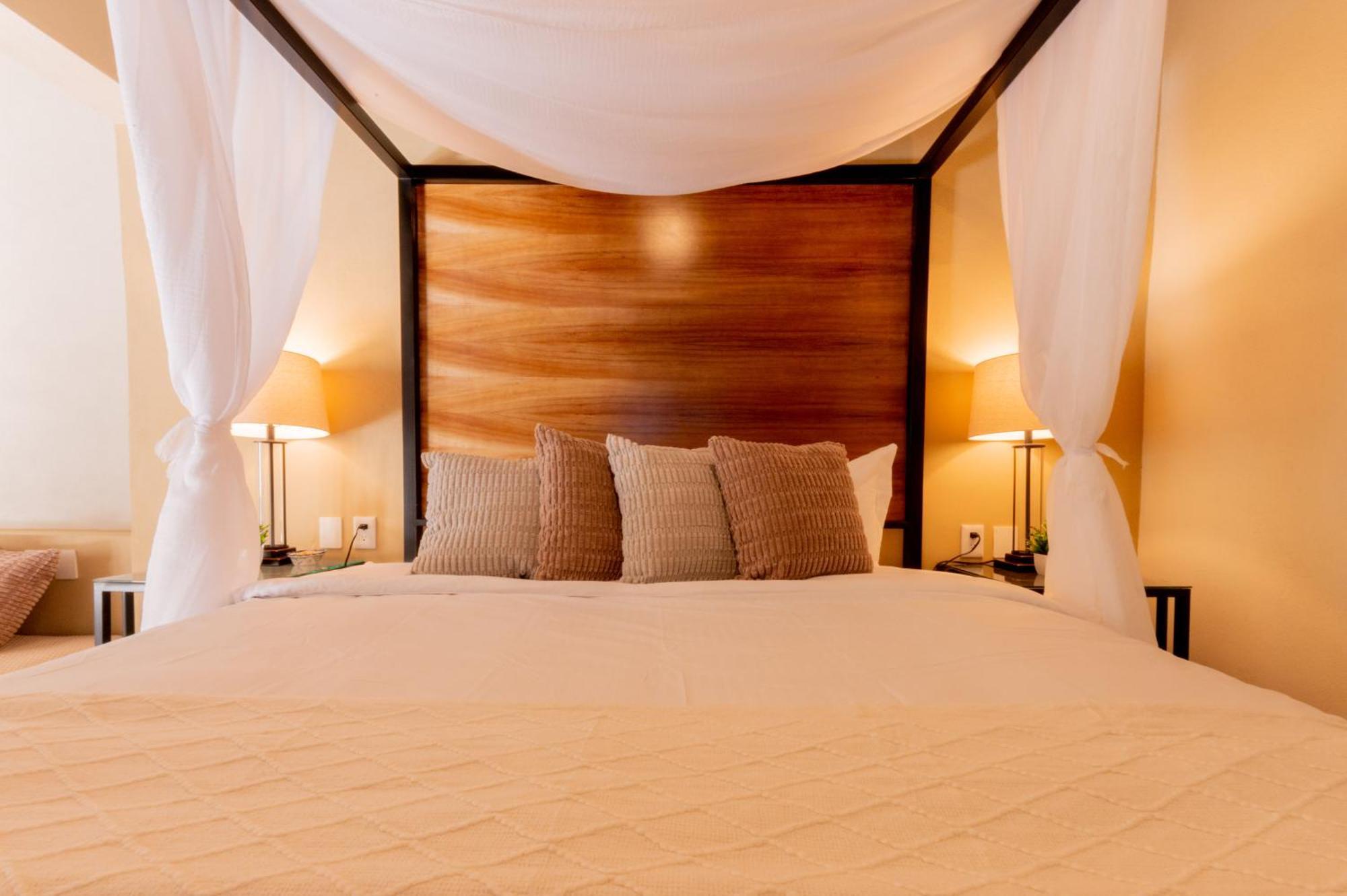 Casa Victoria Malecon - Adults Only Hotel Puerto Vallarta Ngoại thất bức ảnh