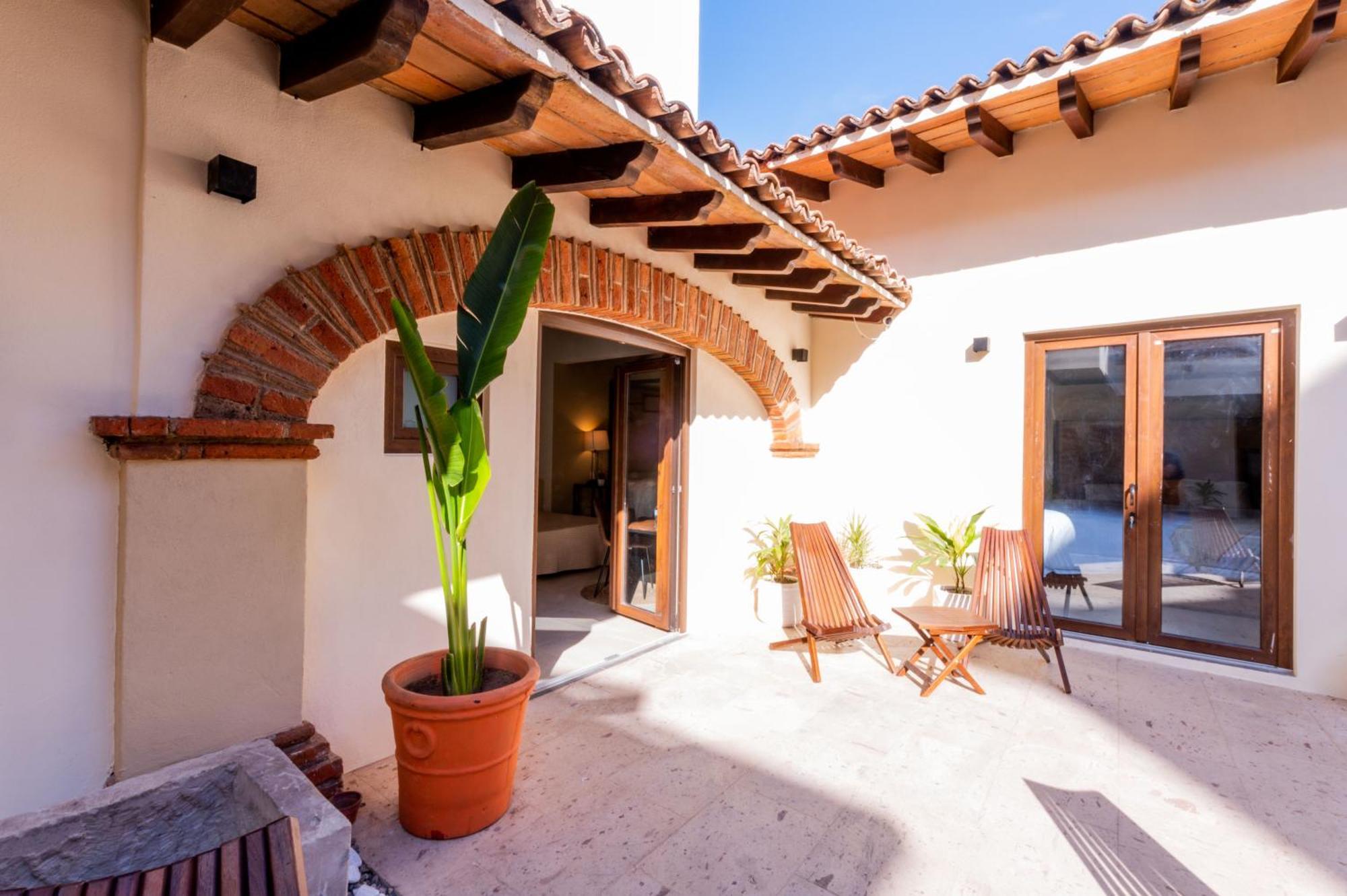 Casa Victoria Malecon - Adults Only Hotel Puerto Vallarta Ngoại thất bức ảnh