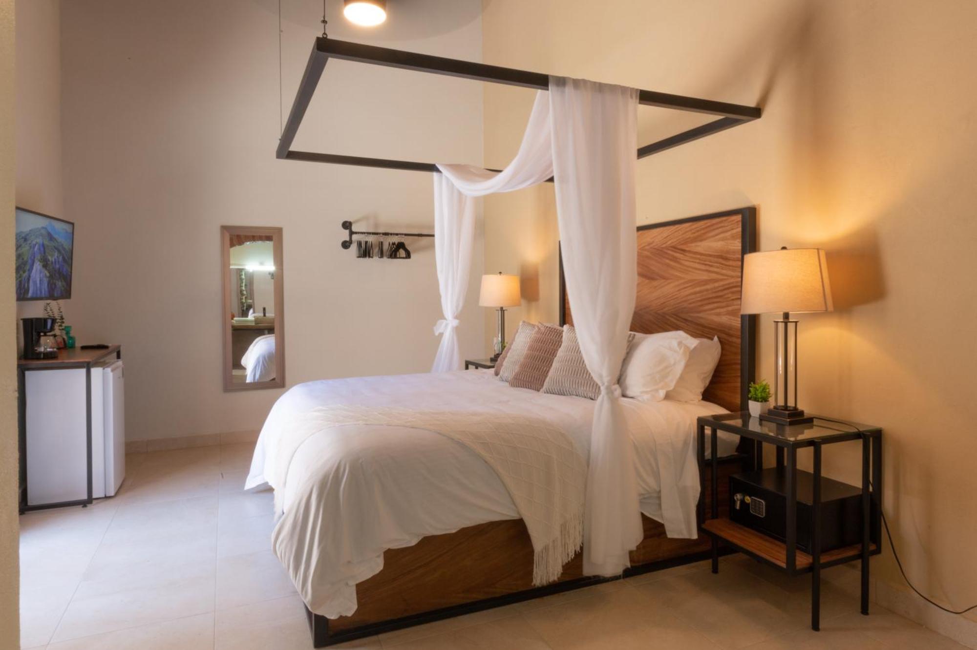 Casa Victoria Malecon - Adults Only Hotel Puerto Vallarta Ngoại thất bức ảnh