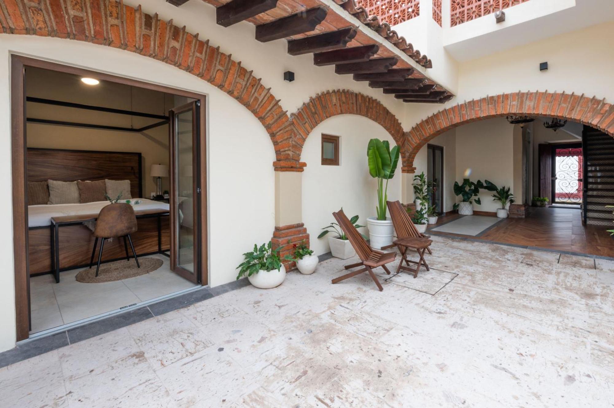 Casa Victoria Malecon - Adults Only Hotel Puerto Vallarta Ngoại thất bức ảnh