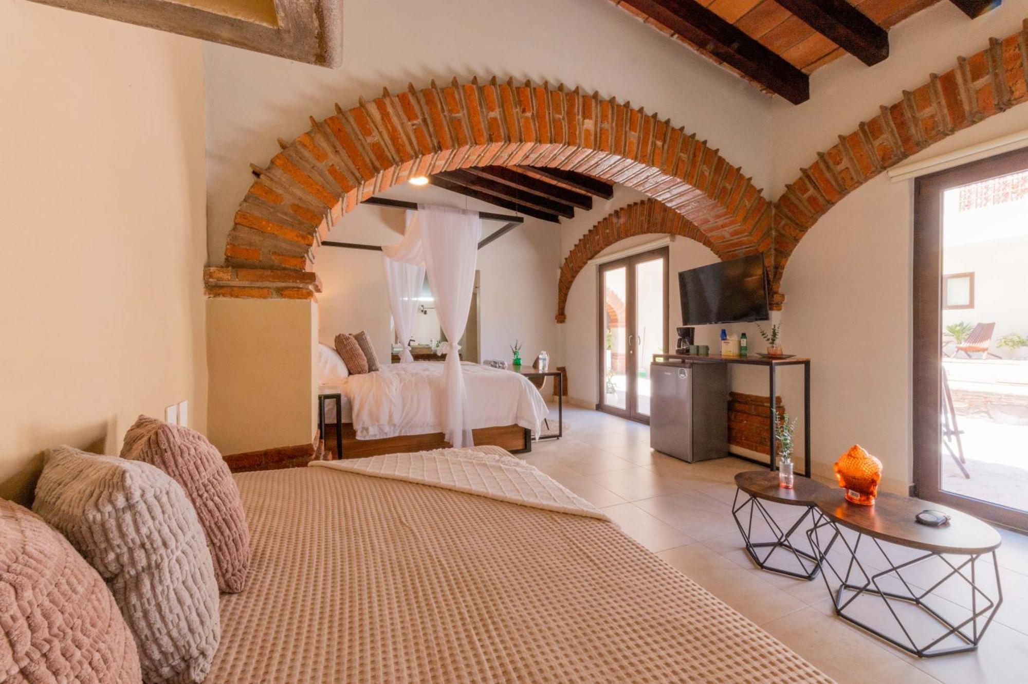 Casa Victoria Malecon - Adults Only Hotel Puerto Vallarta Ngoại thất bức ảnh