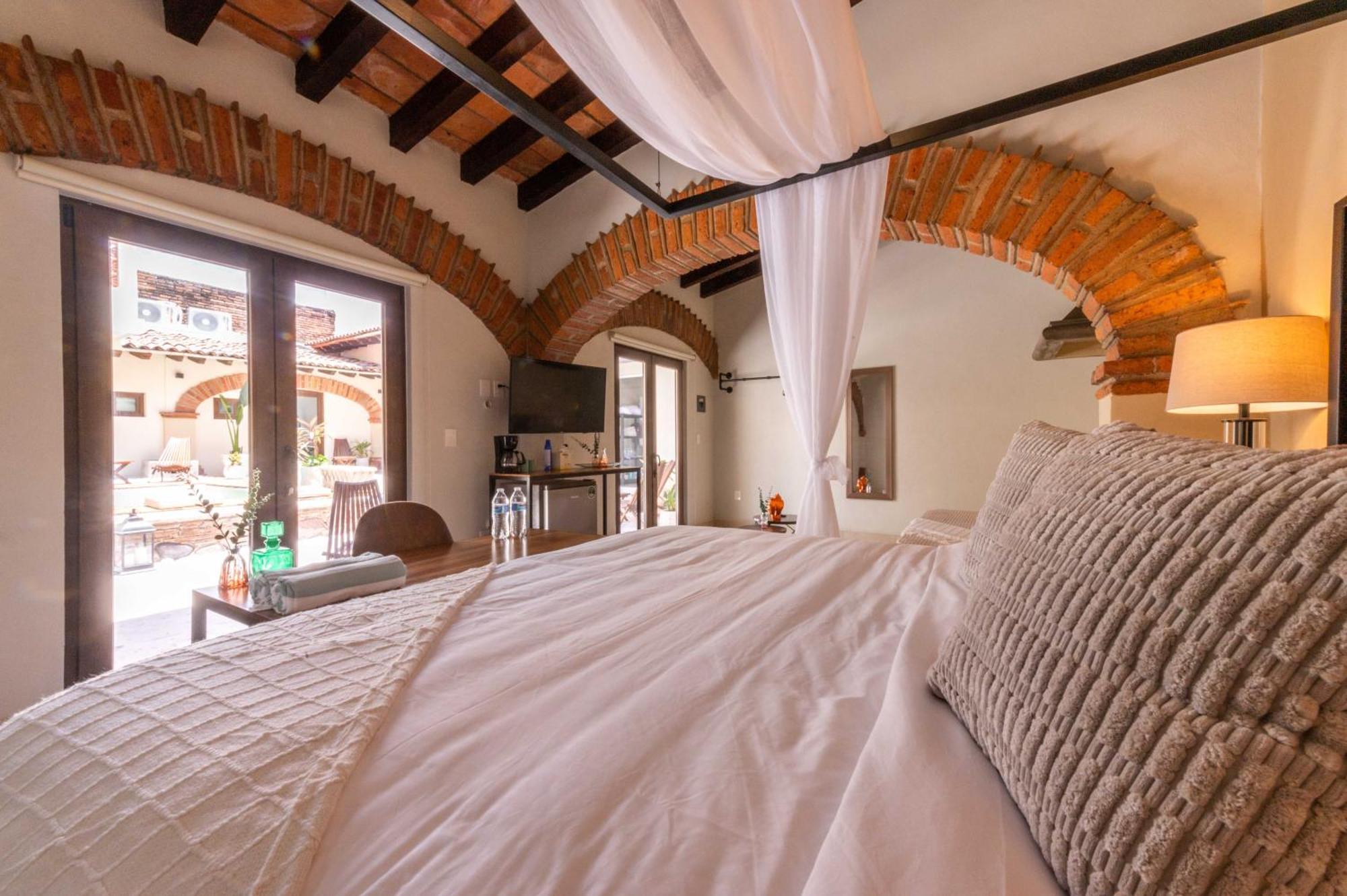 Casa Victoria Malecon - Adults Only Hotel Puerto Vallarta Ngoại thất bức ảnh