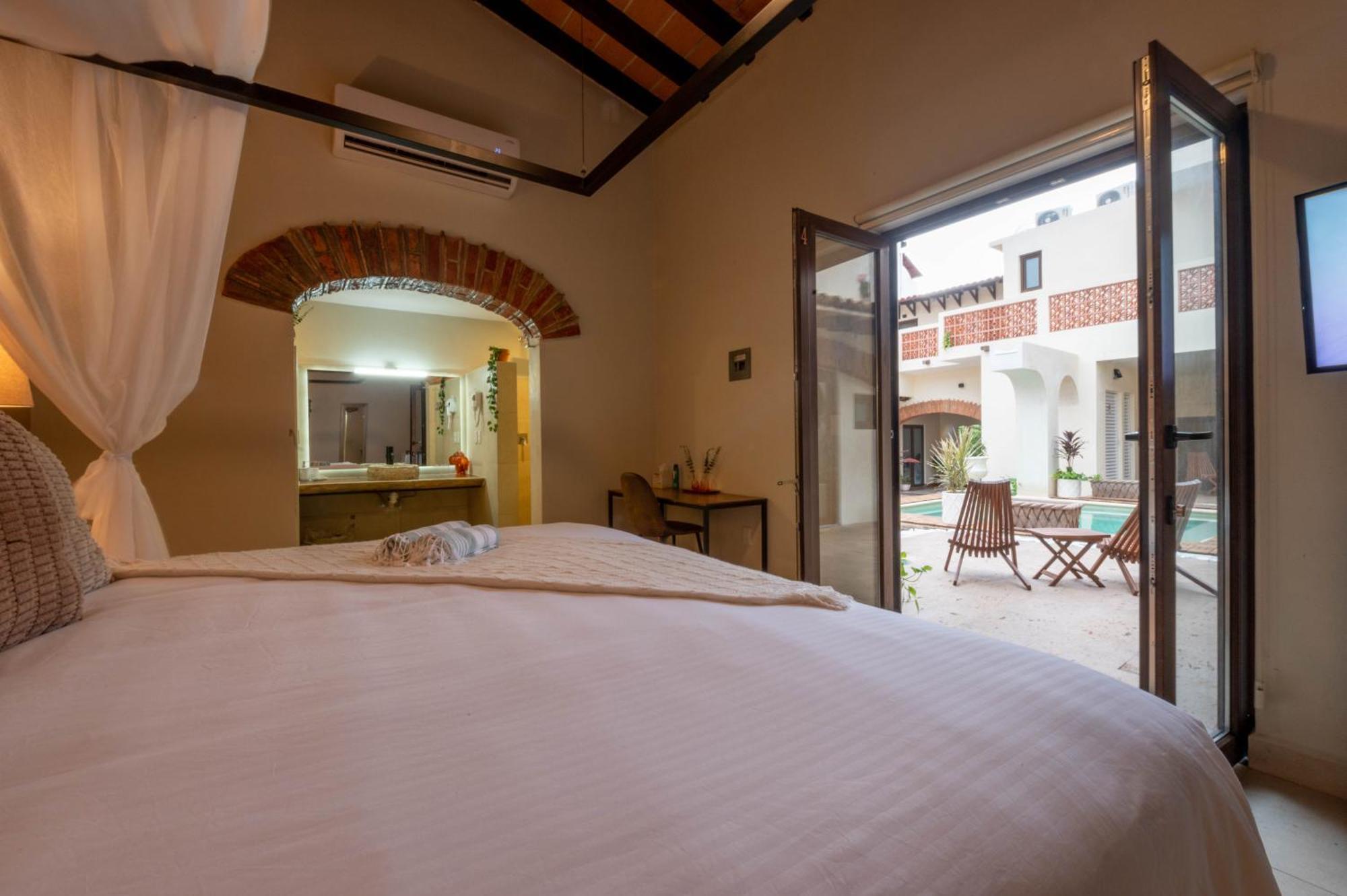 Casa Victoria Malecon - Adults Only Hotel Puerto Vallarta Ngoại thất bức ảnh